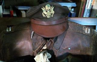 Reading B-17 pilot uniform